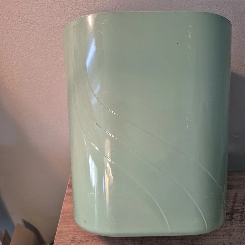 Rubbermaid 7612 Wastebasket Vintage Sage Green Oval Trash Can Retro MCM Style